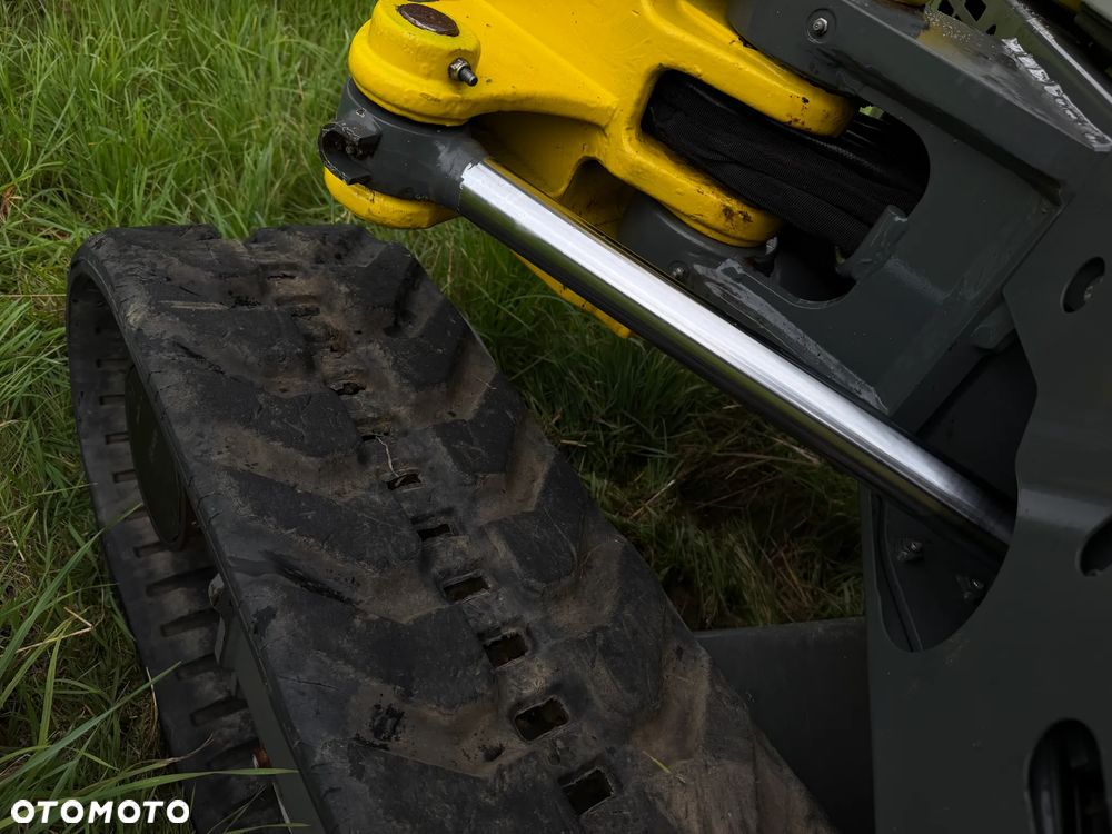 Wacker Neuson EZ38 koparka Gąsienicowa 4 tony. 2018 rok. Maszyna jak nowa 1600mtg.  Aktualna DEKRA BMWT 2026r. dodatkowa linia Hydrauliczna. Zamki na tłokach. Szybko-złącze Hydrauliczne. zmiana łyżek bez wychodzenia z Kabiny! Ani deka luzów wycieków. Okazja! 2 łyżki Oryginalne skandynawskiego typu. Yanmar silnik. Maszyna z Norwegii z Gospodarstwa Aktualna Dokumentacja! ani deka luzów i wycieków! OKAZJA Linia Hydr. Plus. Długie ramię PLUS. Oświetlenie LED. Gąski bardzo ładne. Wielka Okazja! Pełne sterowanie z dżojstików!! - 34
