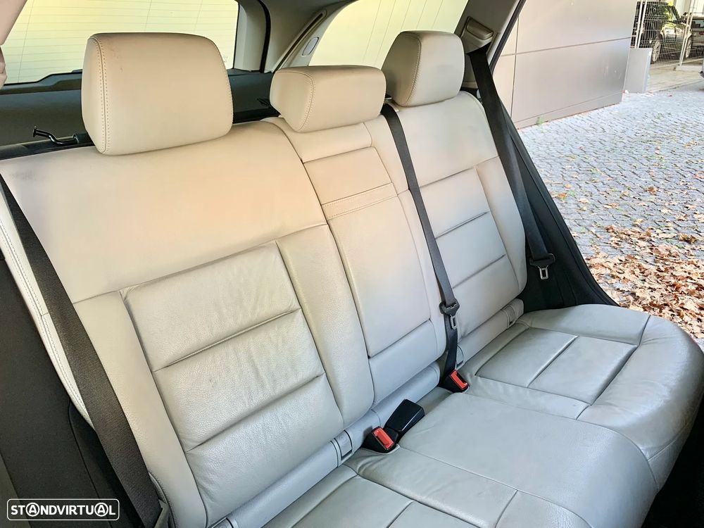 Mercedes-Benz E 300 Bluetec Hybrid Avantgarde - 6