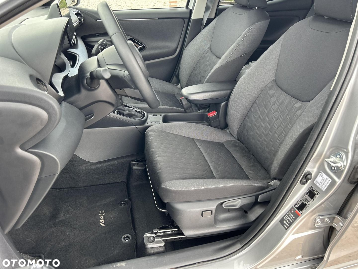 Toyota Yaris - 10