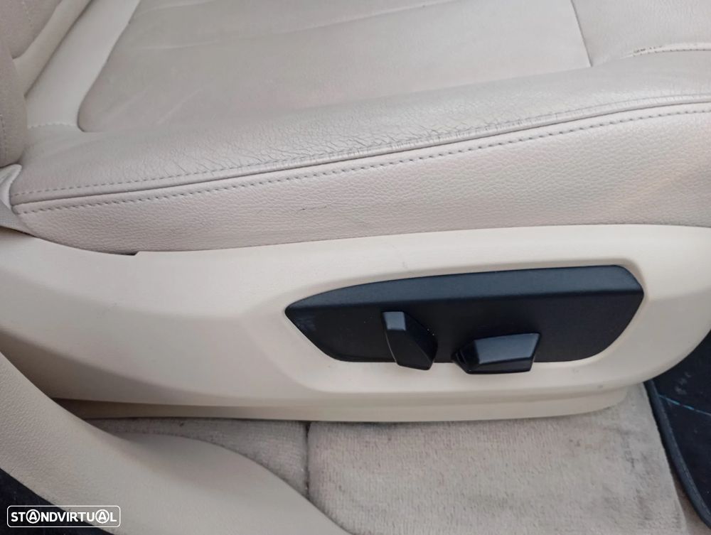 BMW X5 25 d sDrive Comfort 7L - 55