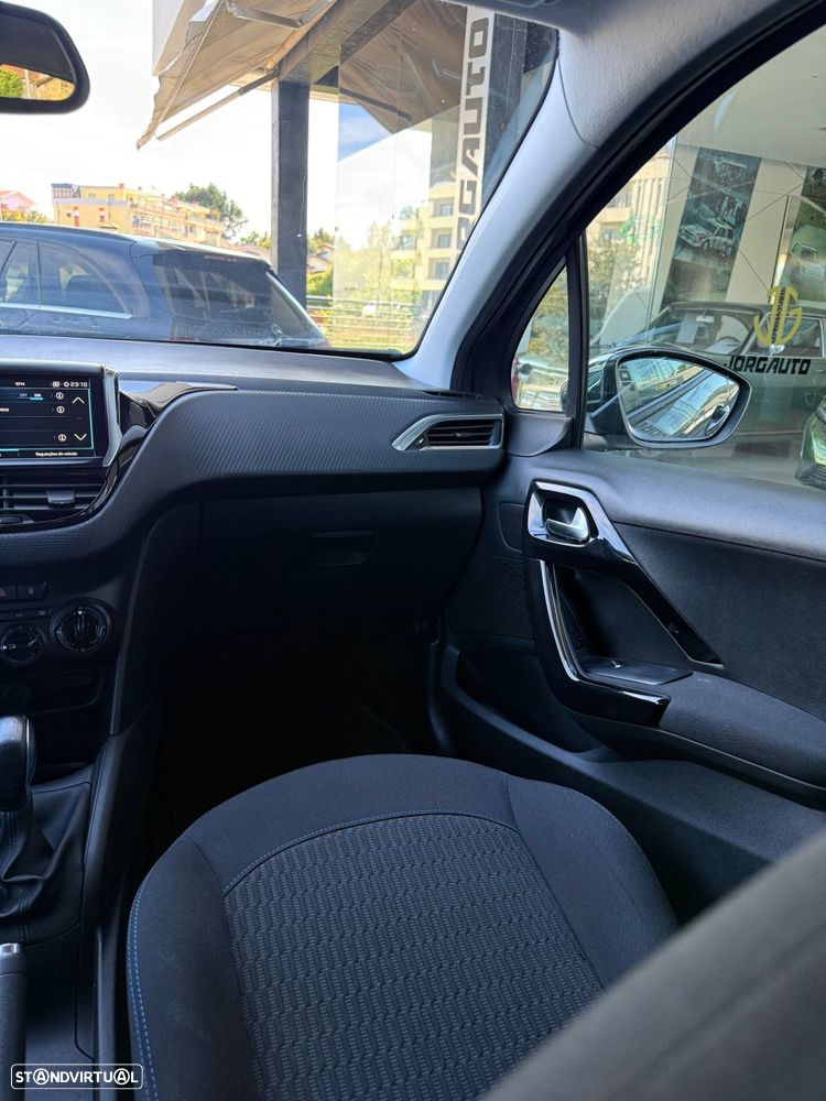 Peugeot 208 1.2 PureTech Allure - 20