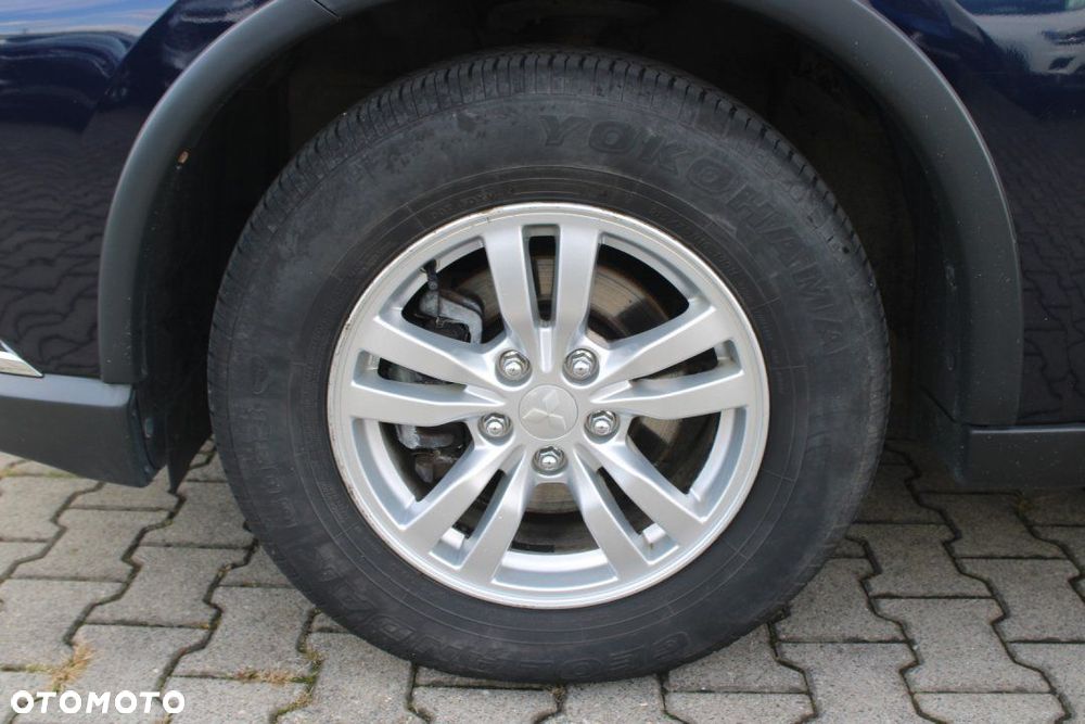 Mitsubishi Outlander - 9
