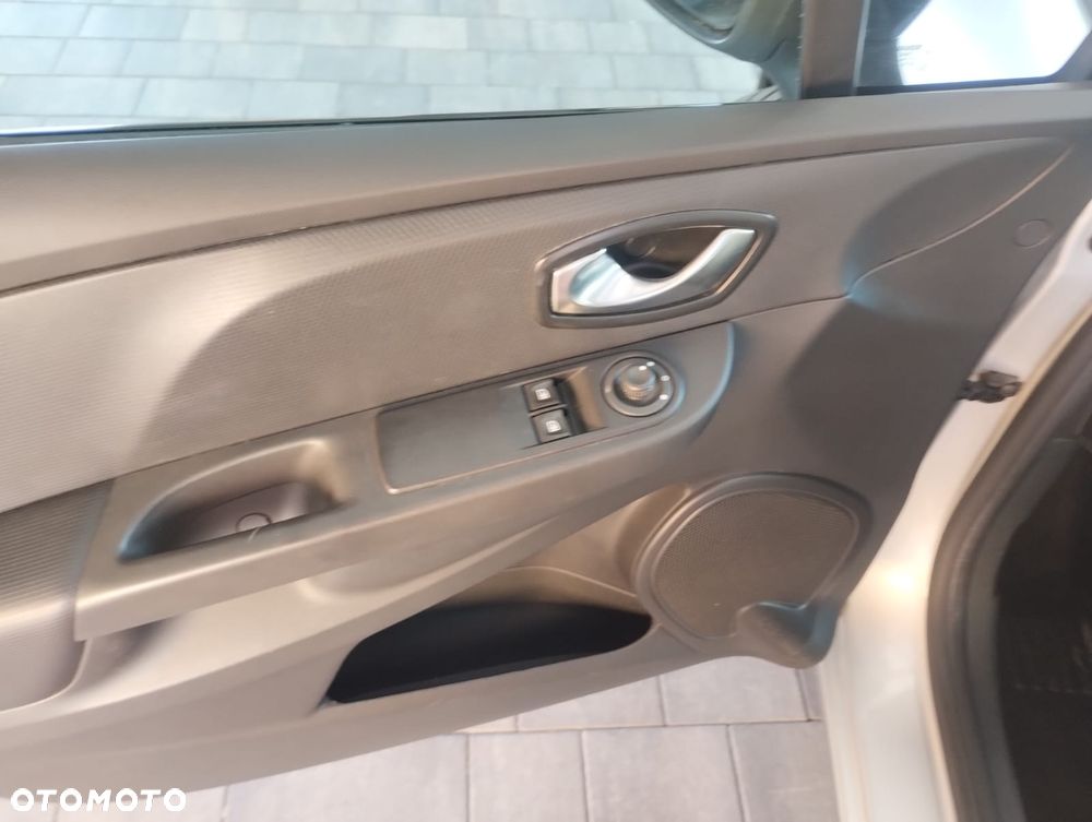 Renault Clio Energy TCe 120 EDC Limited - 13
