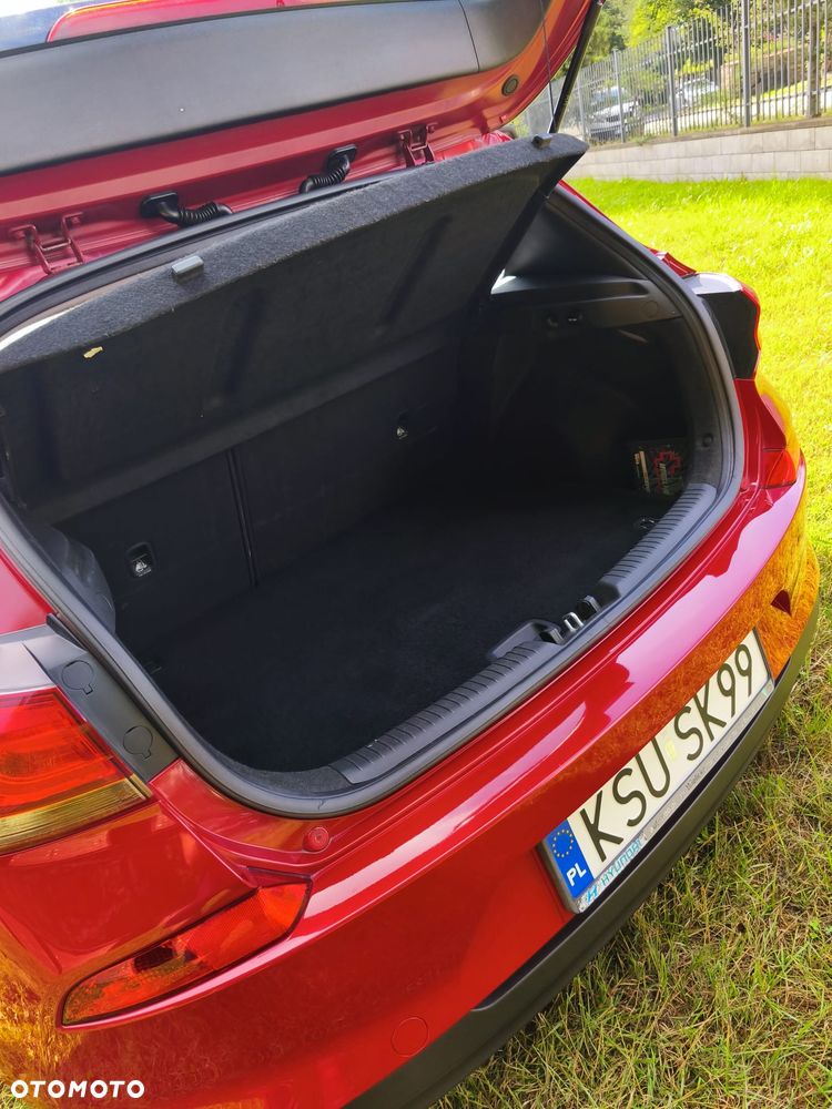 Hyundai i30 1.6 D Classic + - 4