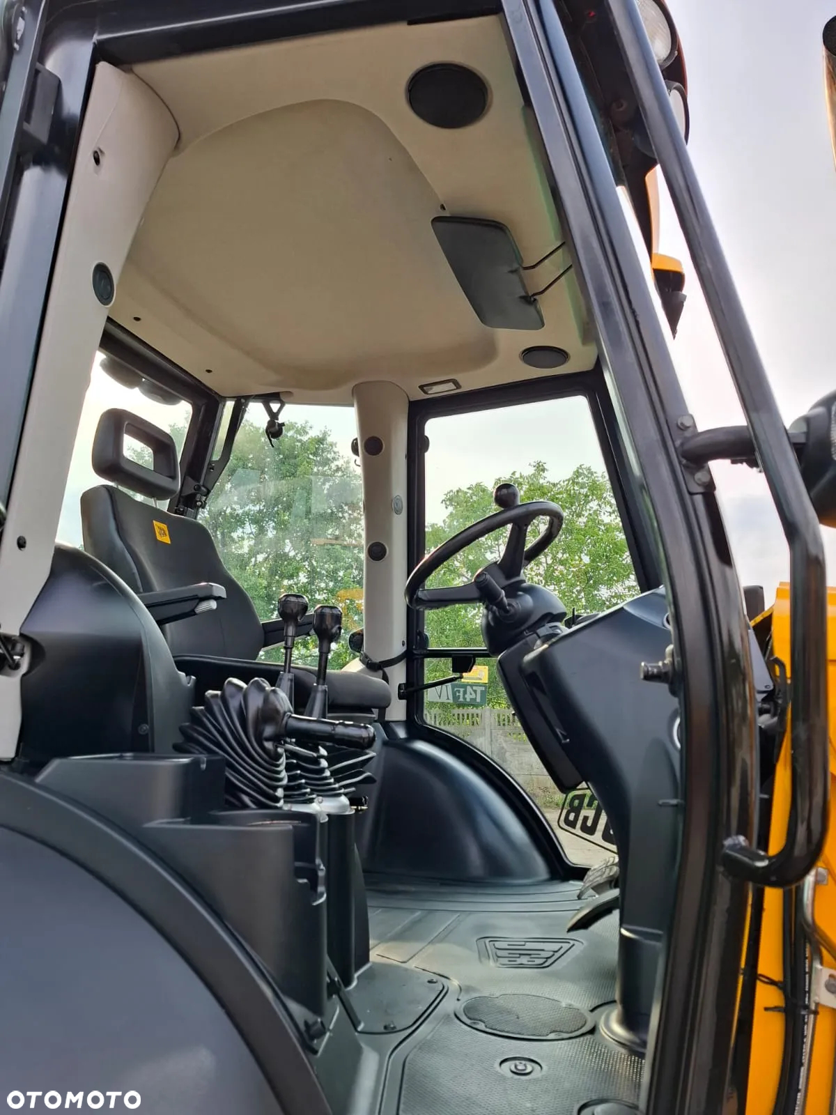 JCB 4CX - 38
