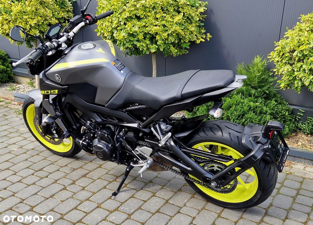 Yamaha MT - 7