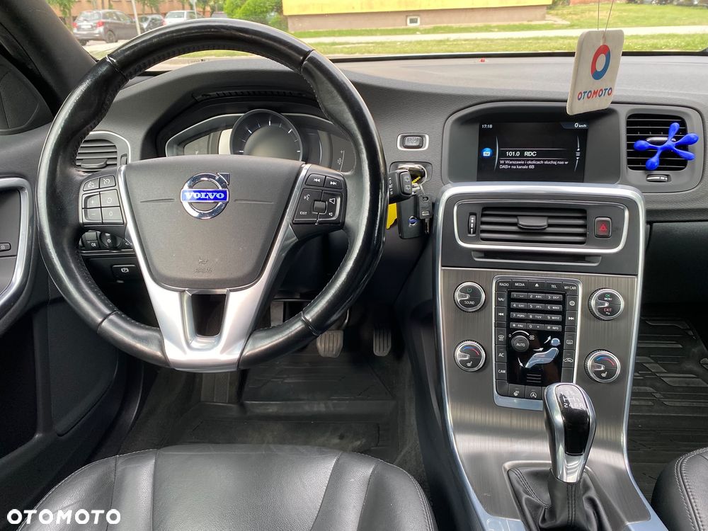 Volvo V60 D4 Momentum - 10
