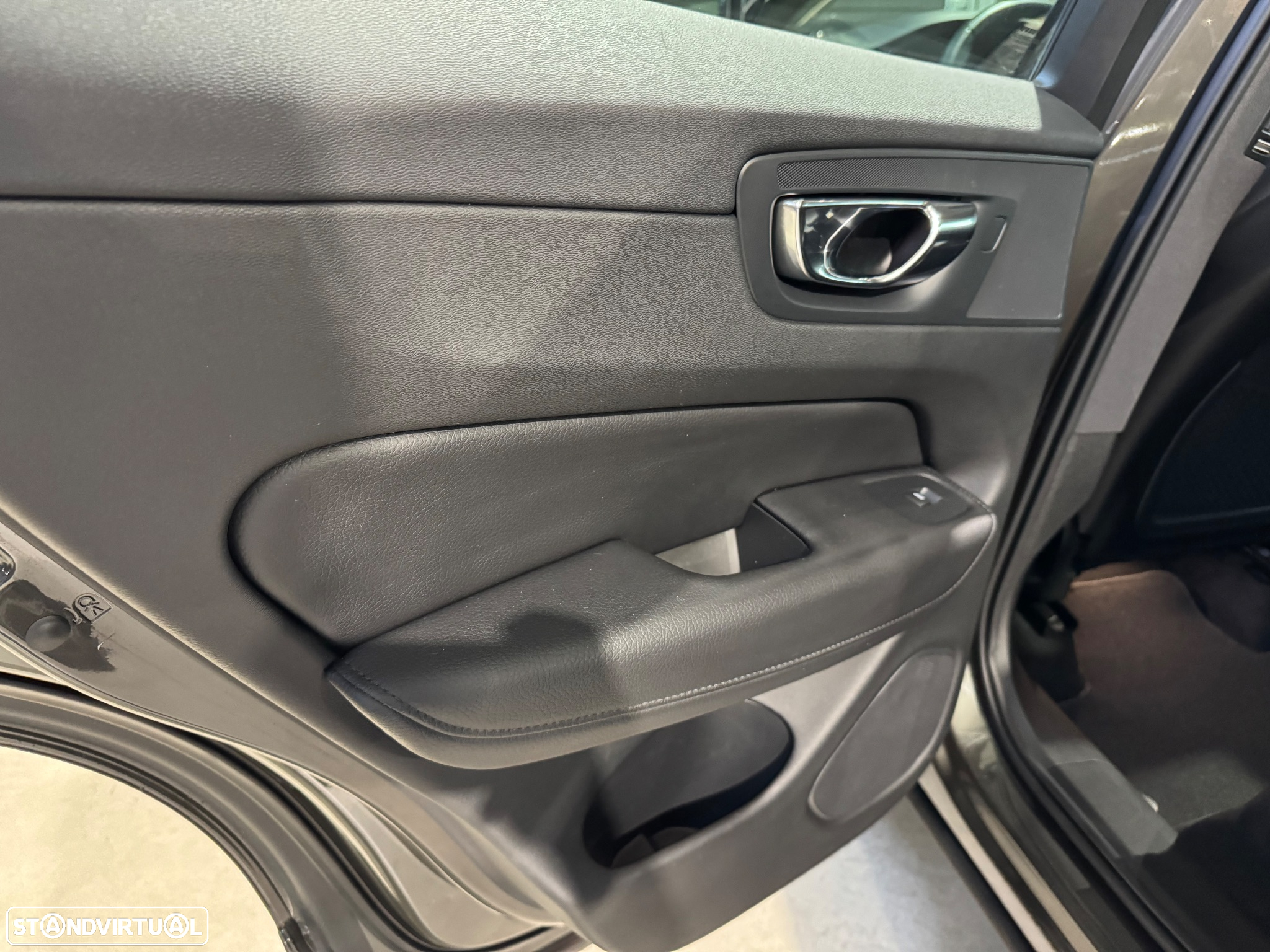 Volvo XC 60 2.0 D4 Inscription Geartronic - 24
