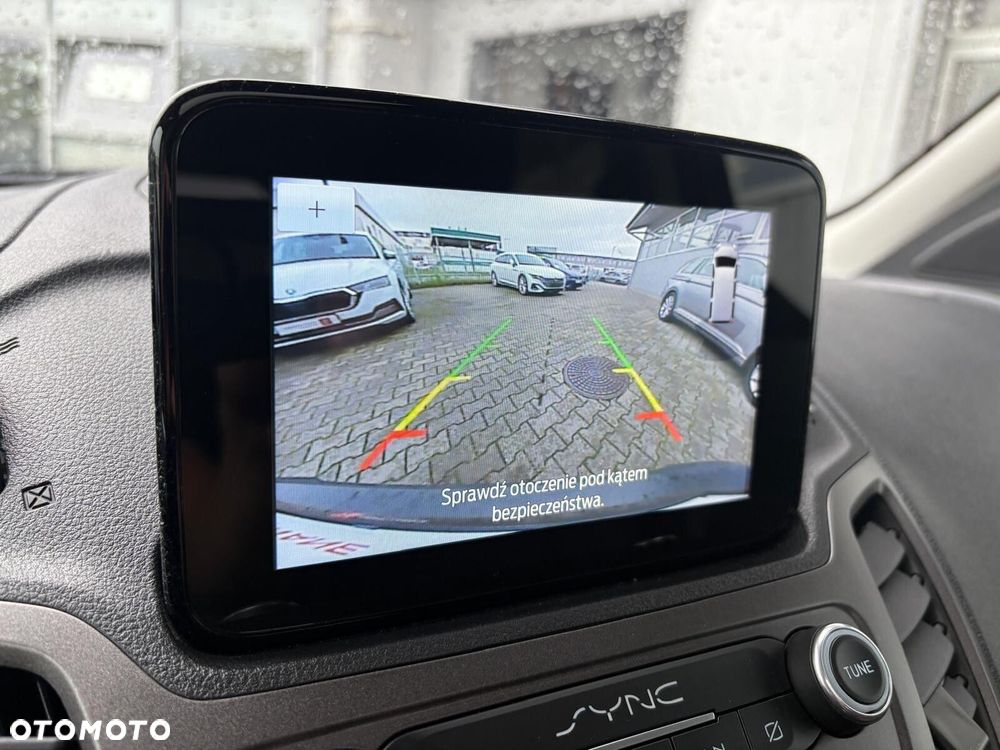 Ford Tourneo Connect Grand - 16