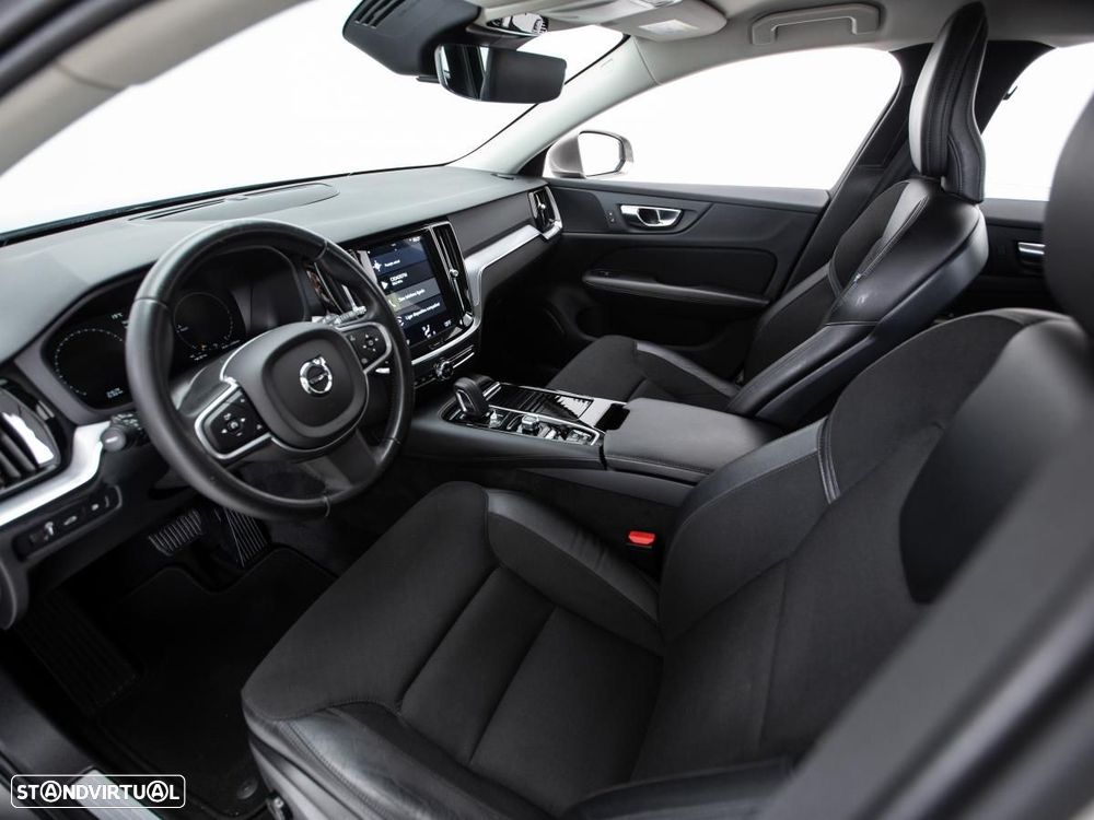 Volvo V60 2.0 T8 AWD TE Momentum Plus - 8