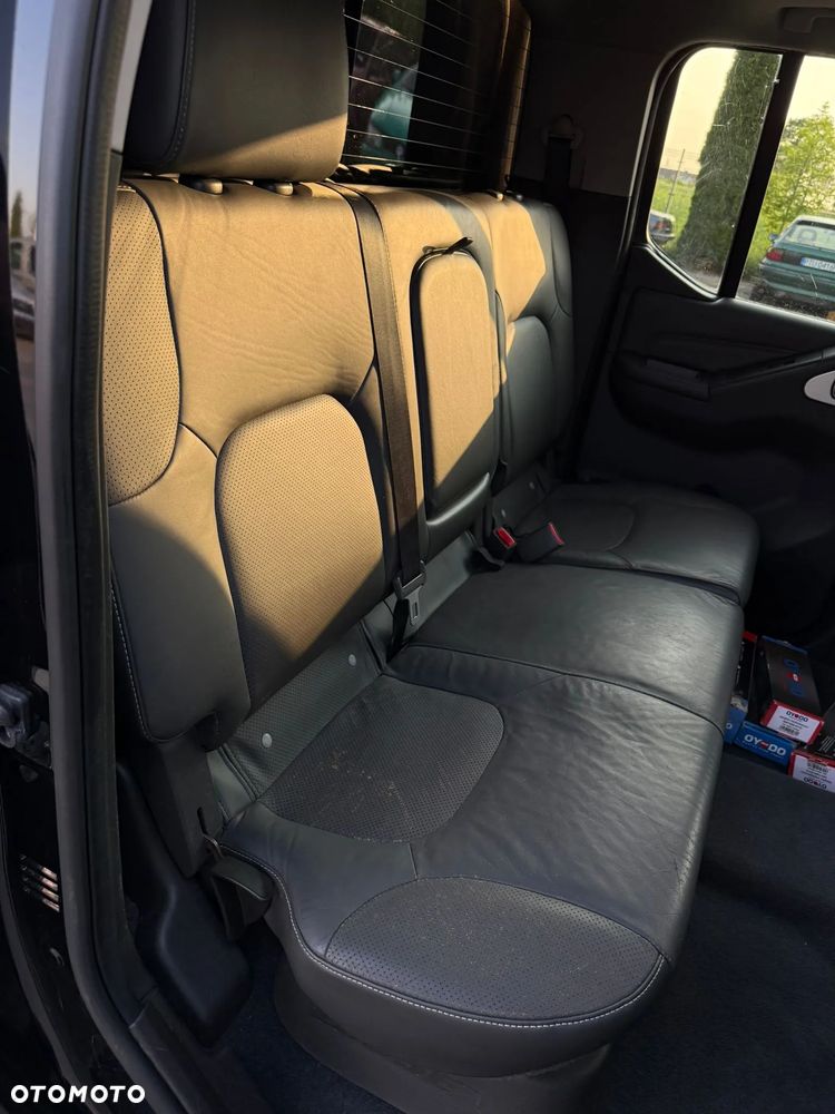 Nissan Navara 3.0 D V6 Platinum Long EU5 - 23