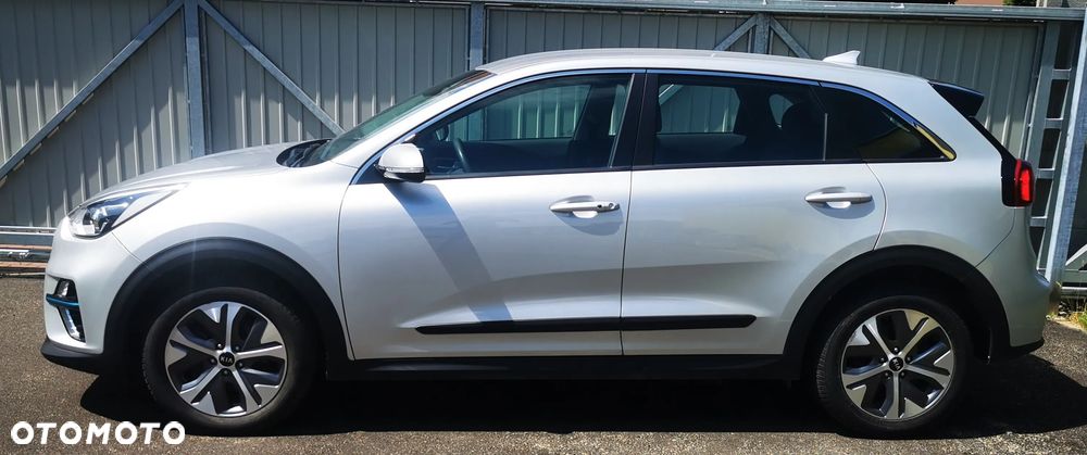 Kia Niro 64kWh M - 6