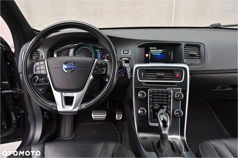 Volvo V60 D4 Geartronic RDesign - 12