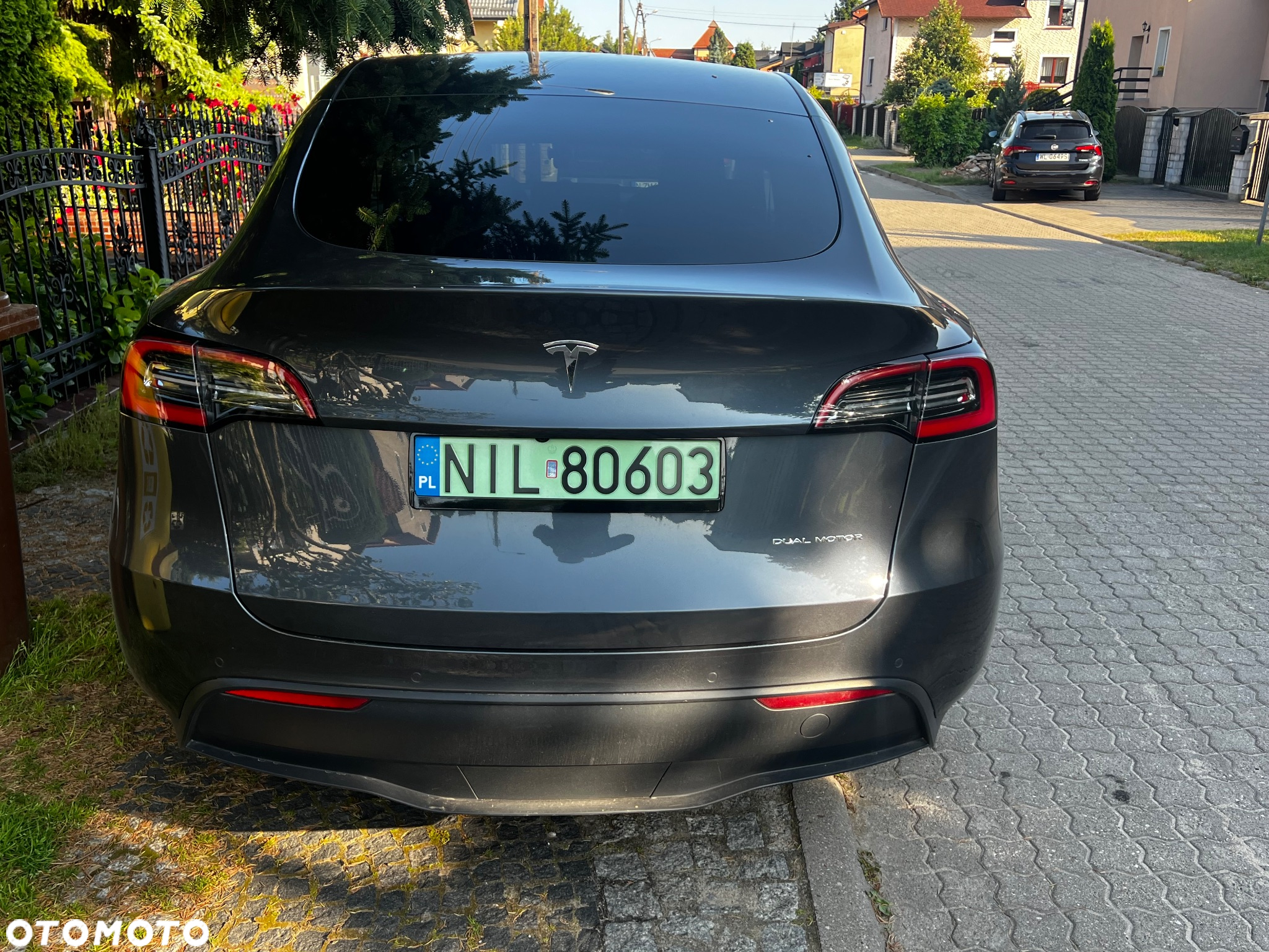Tesla Y Model Long Range Dual Motor AWD - 2