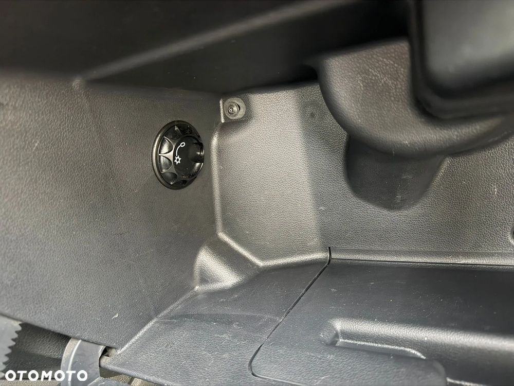 Volkswagen Polo 1.4 16V Comfortline - 21