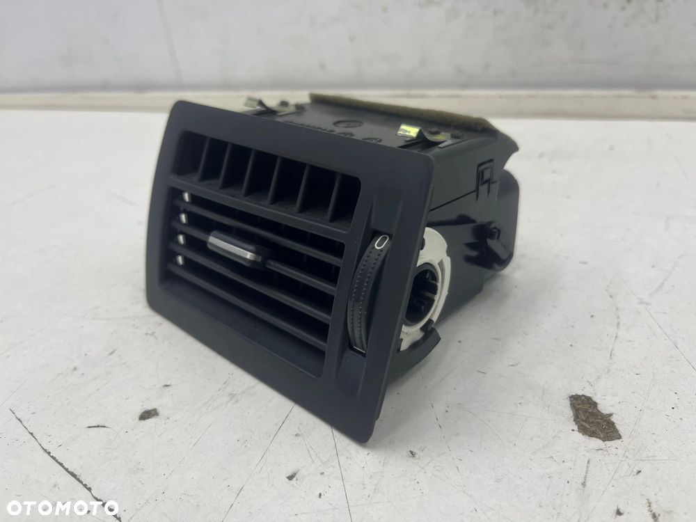 Kratka nawiewu Opel Zafira B 05-14r. prawa pasażera boczna nadmuchu deski - 1
