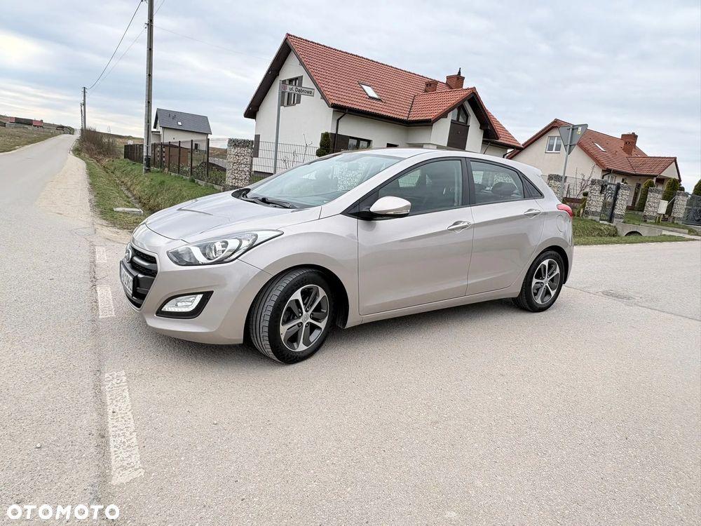 Hyundai i30 blue 1.6 CRDi Classic Navigation - 2