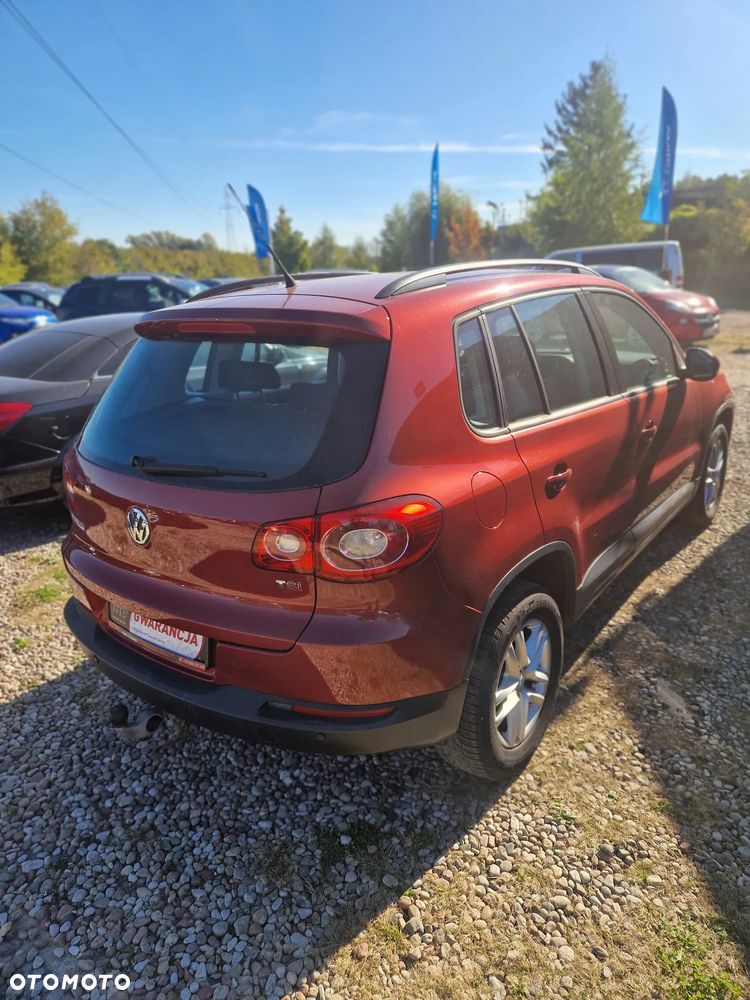 Volkswagen Tiguan - 8