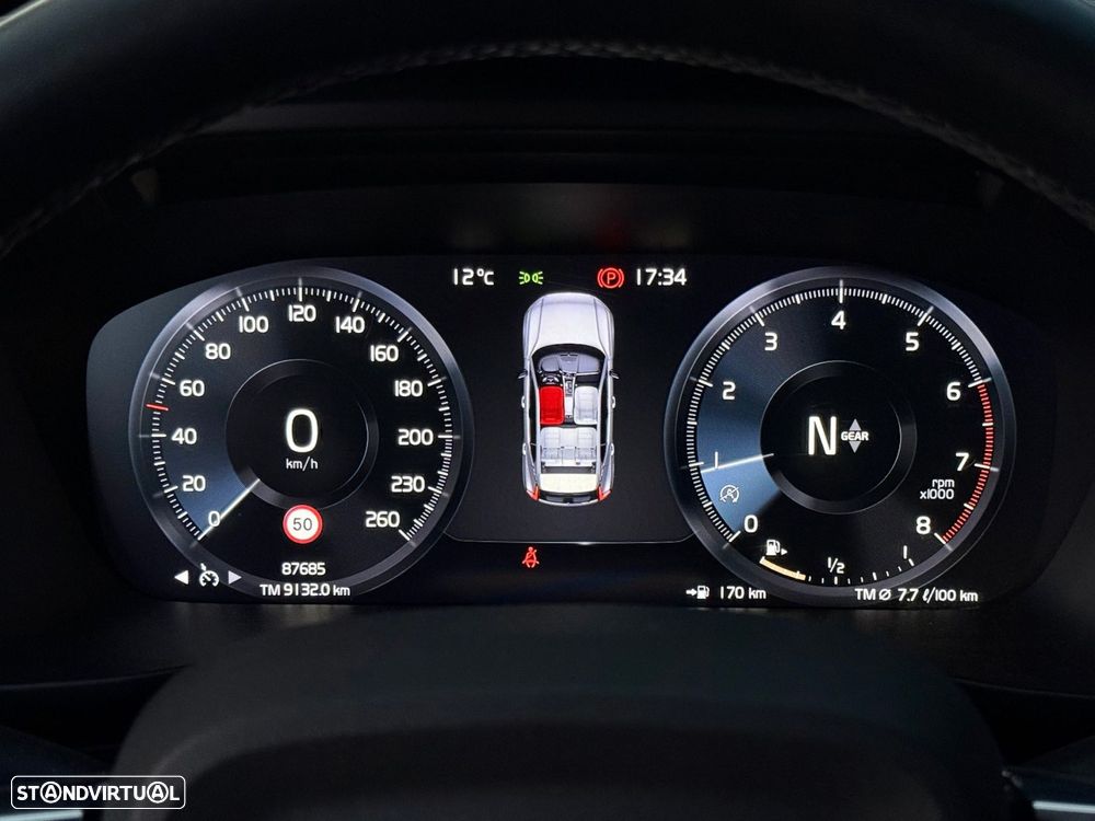 Volvo XC 40 1.5 T2 Momentum Plus - 14