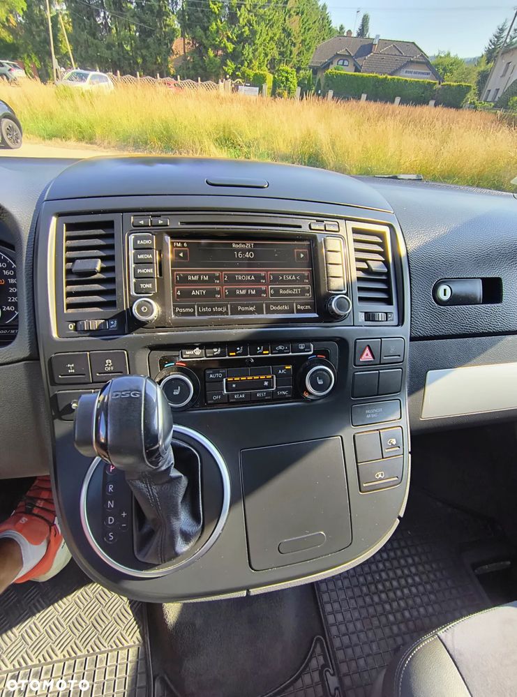 Volkswagen Multivan - 11