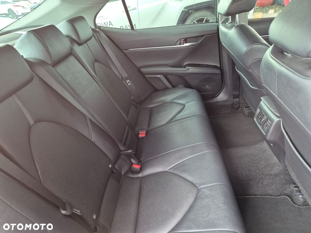 Toyota Camry 2.5 Hybrid Executive CVT - 17