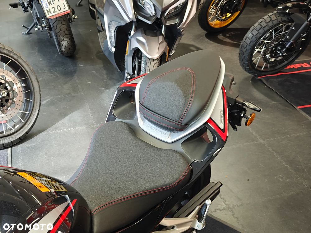 QJMOTOR SRK 125R - 10