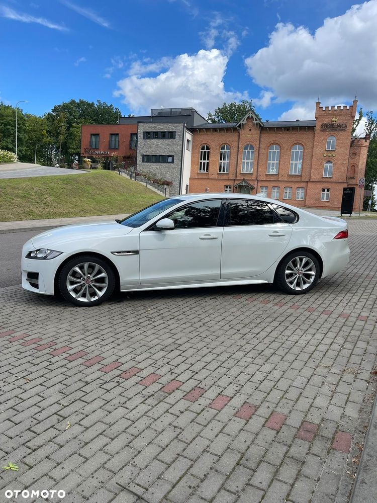 Jaguar XF 2.0 i4D R-Sport - 10