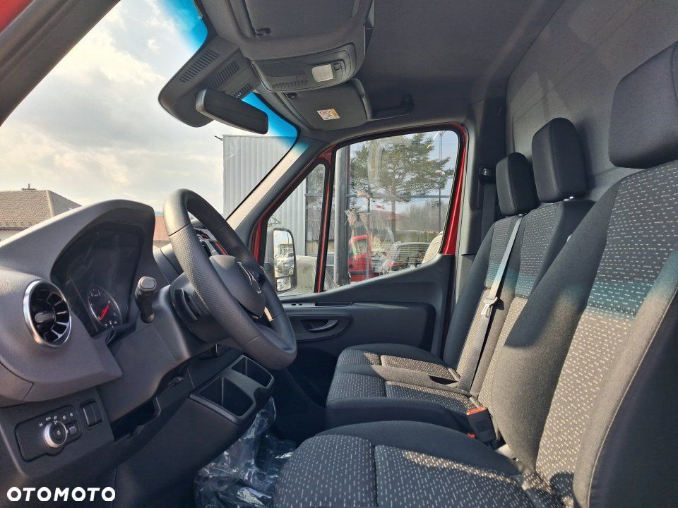 Mercedes-Benz Sprinter - 10