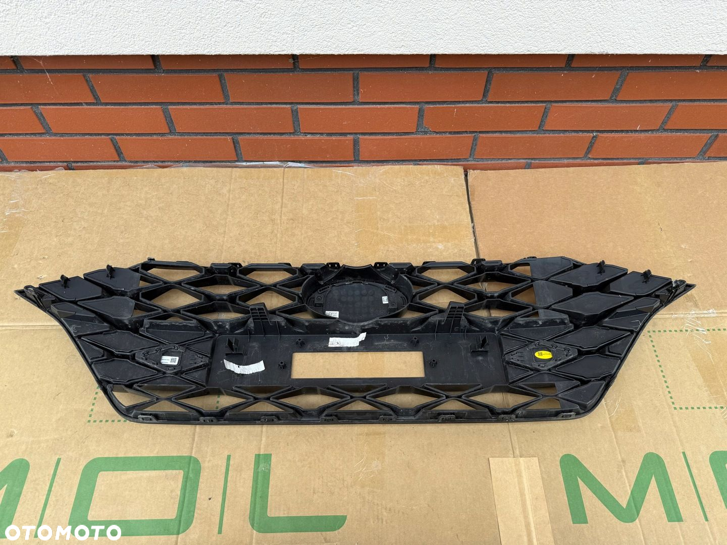 Hyundai i20 III 2019- grill polysk szklany znaczek pod radar - 6