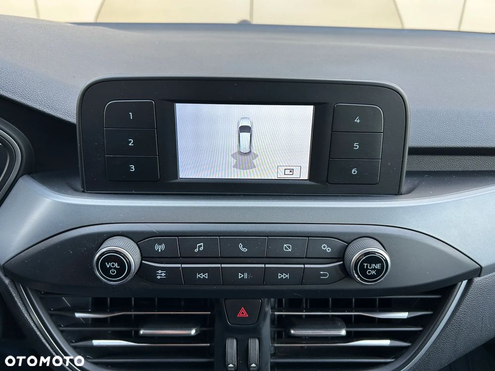 Ford Focus 1.0 EcoBoost Trend - 22