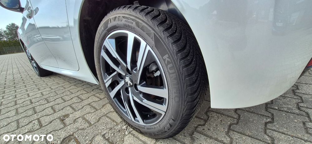 Peugeot 208 1.2 PureTech Allure Pack S&S EAT8 - 32