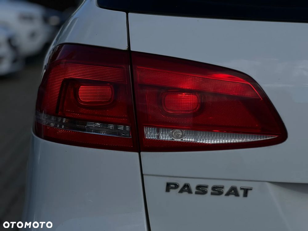 Volkswagen Passat - 11