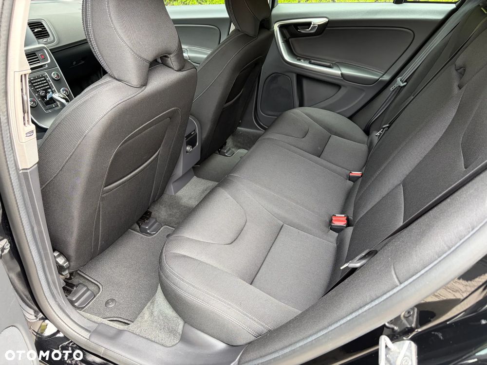 Volvo V60 D2 Geartronic Summum - 28