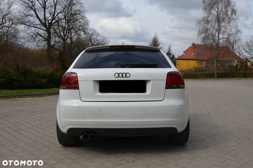 Audi A3 3-drzwiowe 2.0 TDI DPF Ambiente - 3