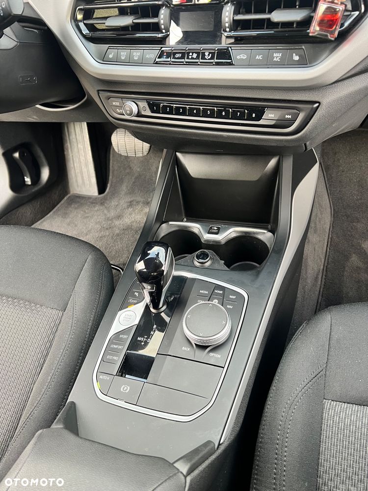 BMW Seria 1 118i Advantage - 23