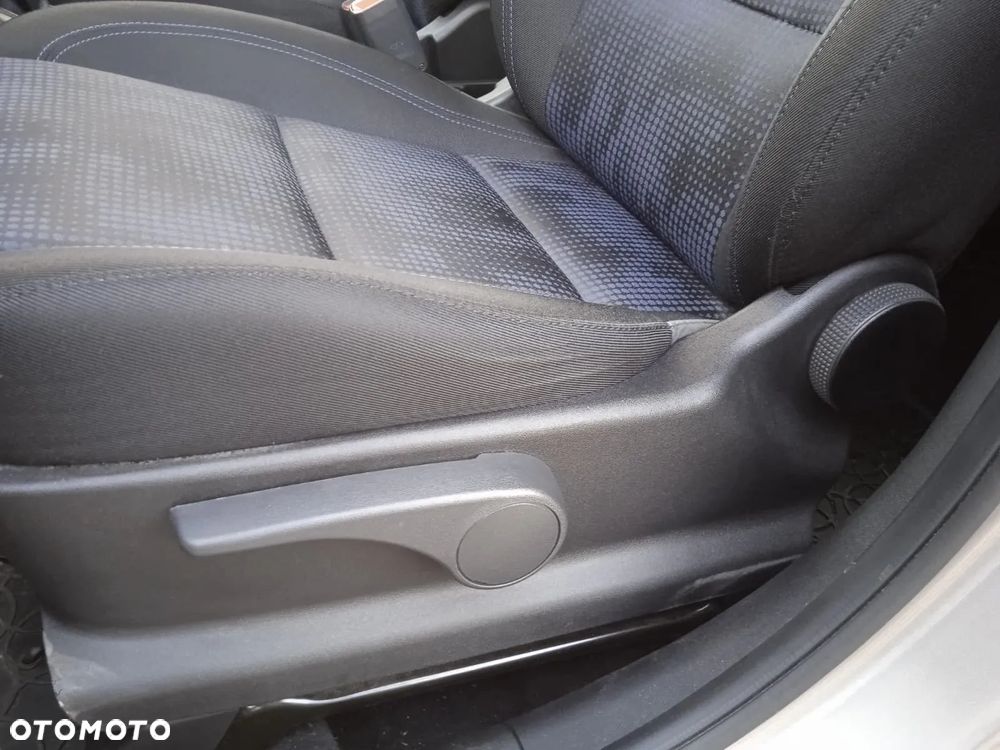 Hyundai ix20 1.6 BlueDrive Classic + - 28