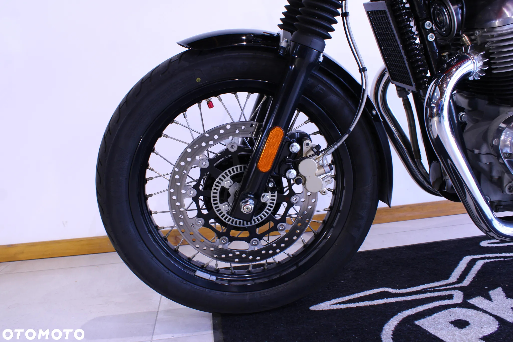 Royal Enfield Continental - 23