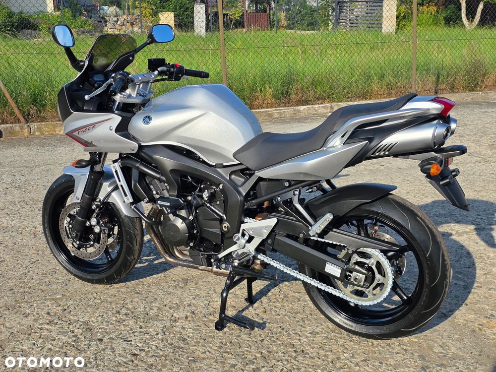 Yamaha FZ6 - 8