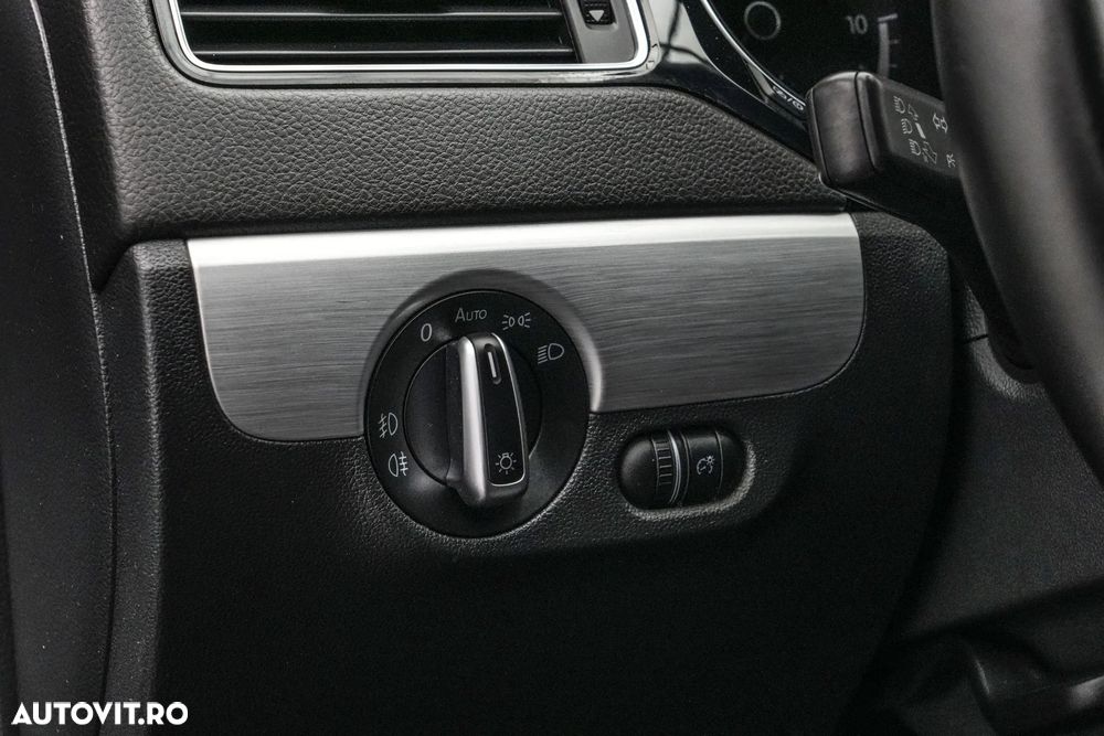 Volkswagen Jetta - 23
