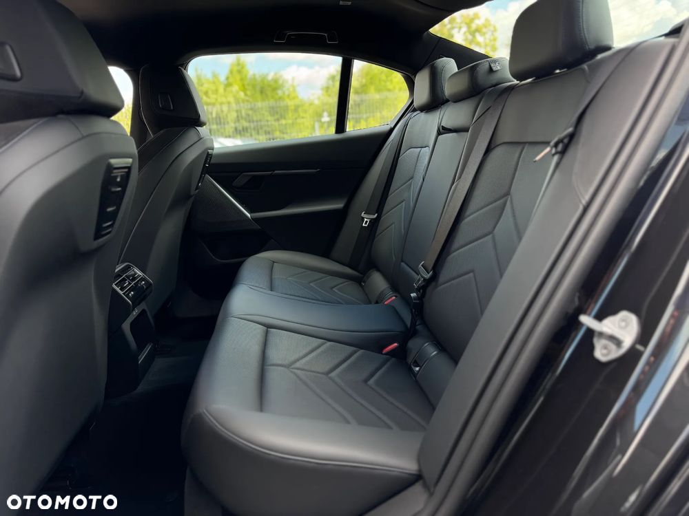 BMW Seria 5 520d xDrive mHEV M Sport - 16