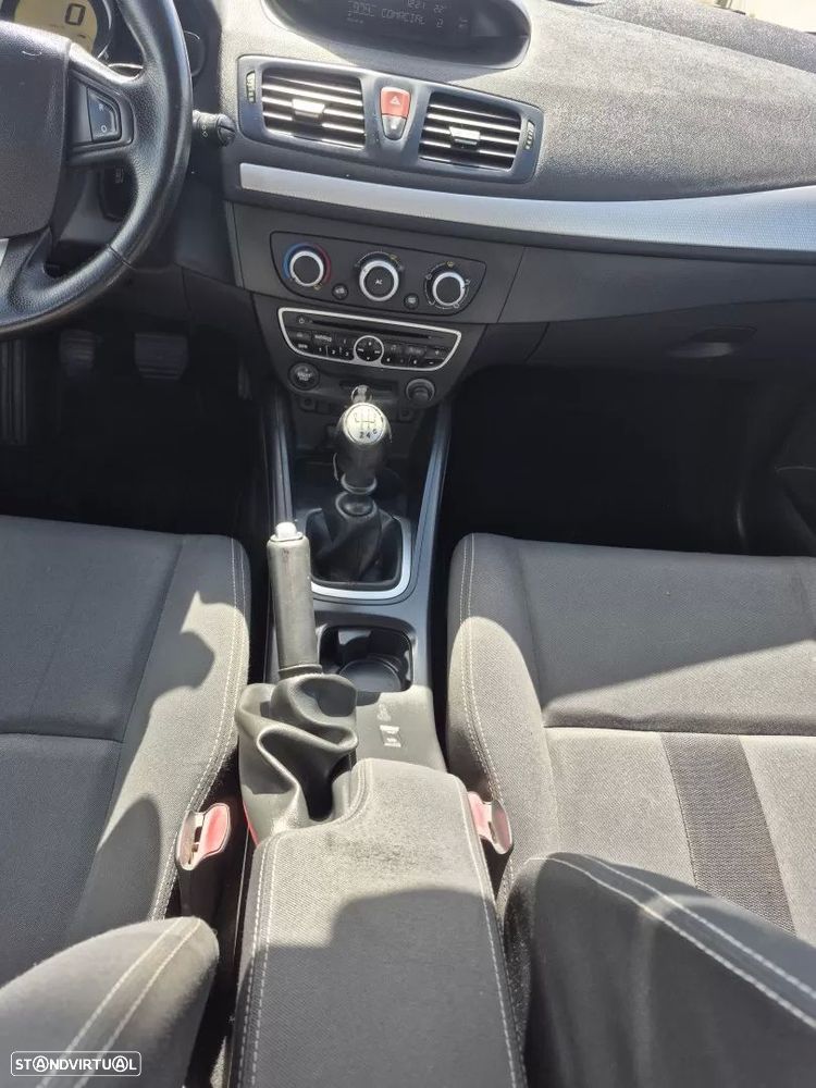 Renault Mégane 1.5 dCi Dynamique SS - 16