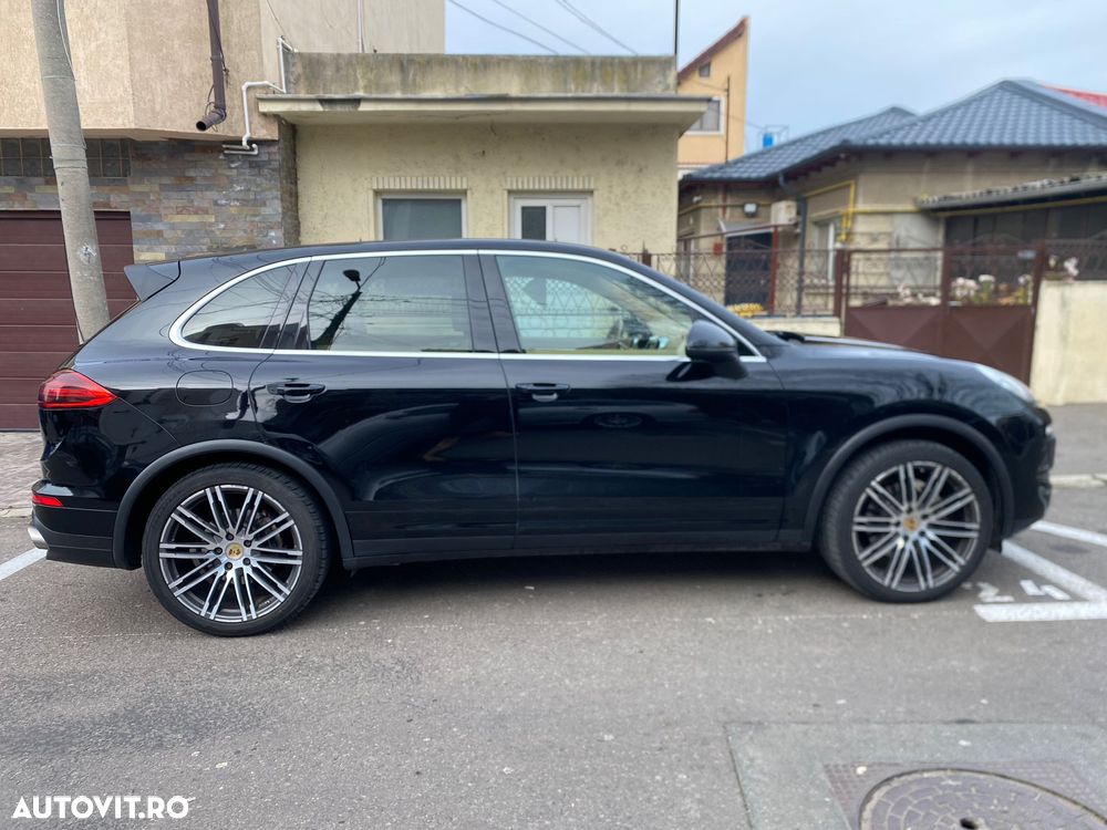 Porsche Cayenne 3.0 L - 2
