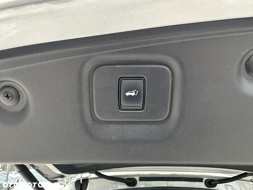 Nissan Pathfinder - 11