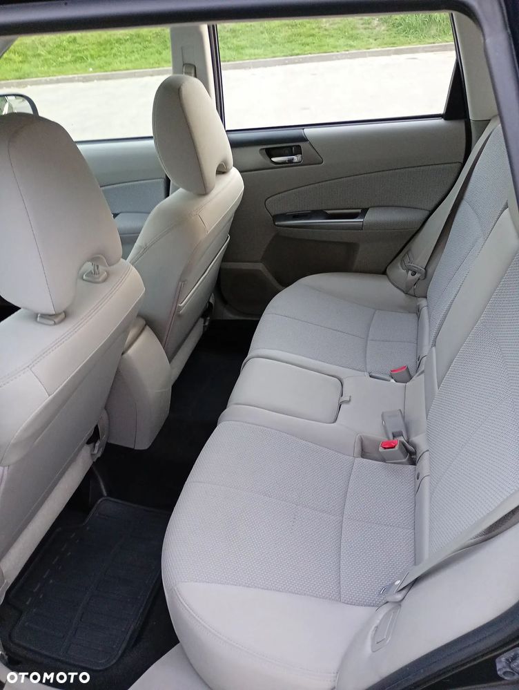 Subaru Forester 2.0D XE 000 - 6