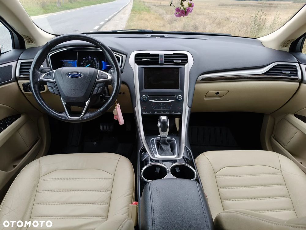 Ford Mondeo 2.0 Hybrid Titanium - 8