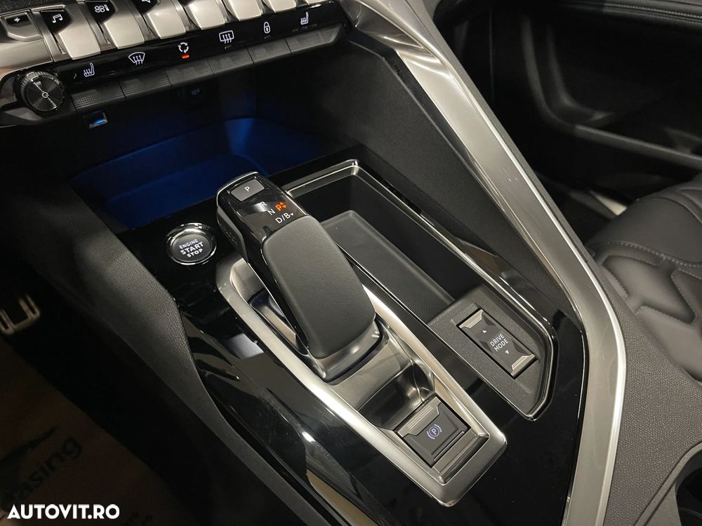 Peugeot 3008 Hybrid 225 e-EAT8 Roadtrip - 31