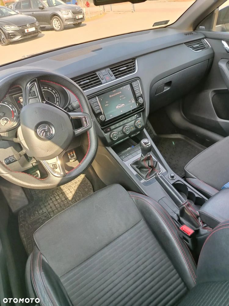 Skoda Octavia 2.0 TDI RS - 12