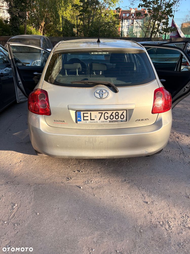Toyota Auris 1.4 D-4D Luna - 4