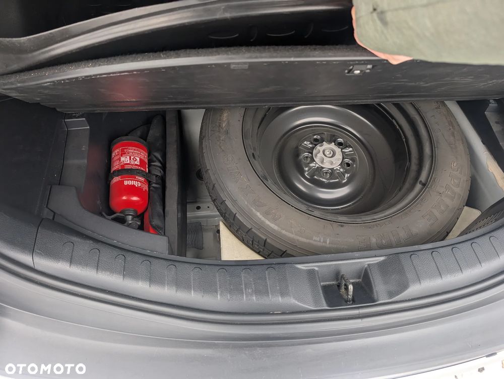 Toyota RAV4 2.0 D-4D Premium - 27