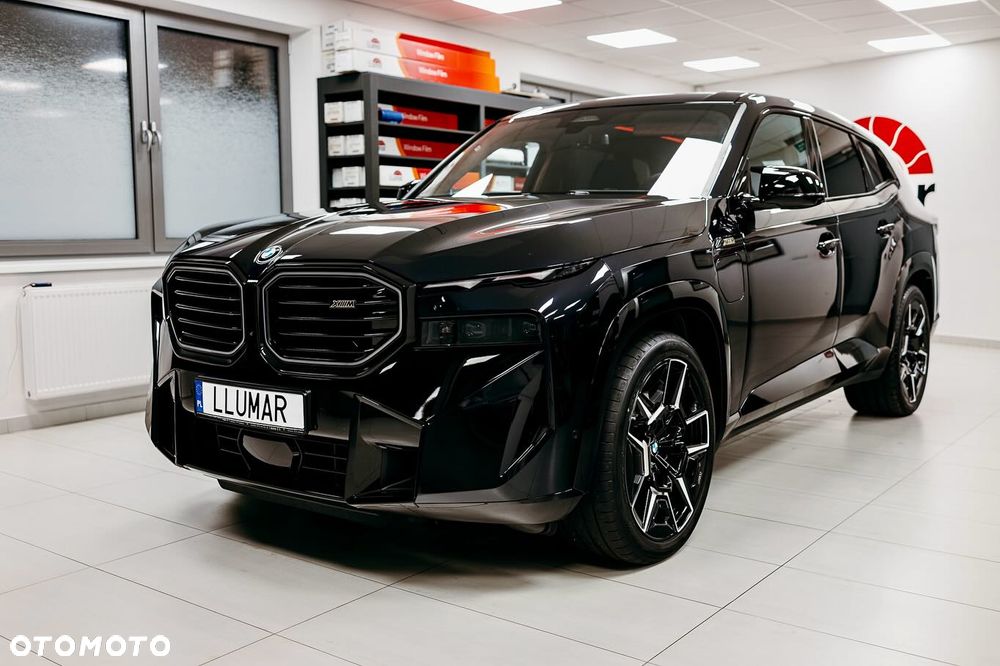 BMW XM - 7